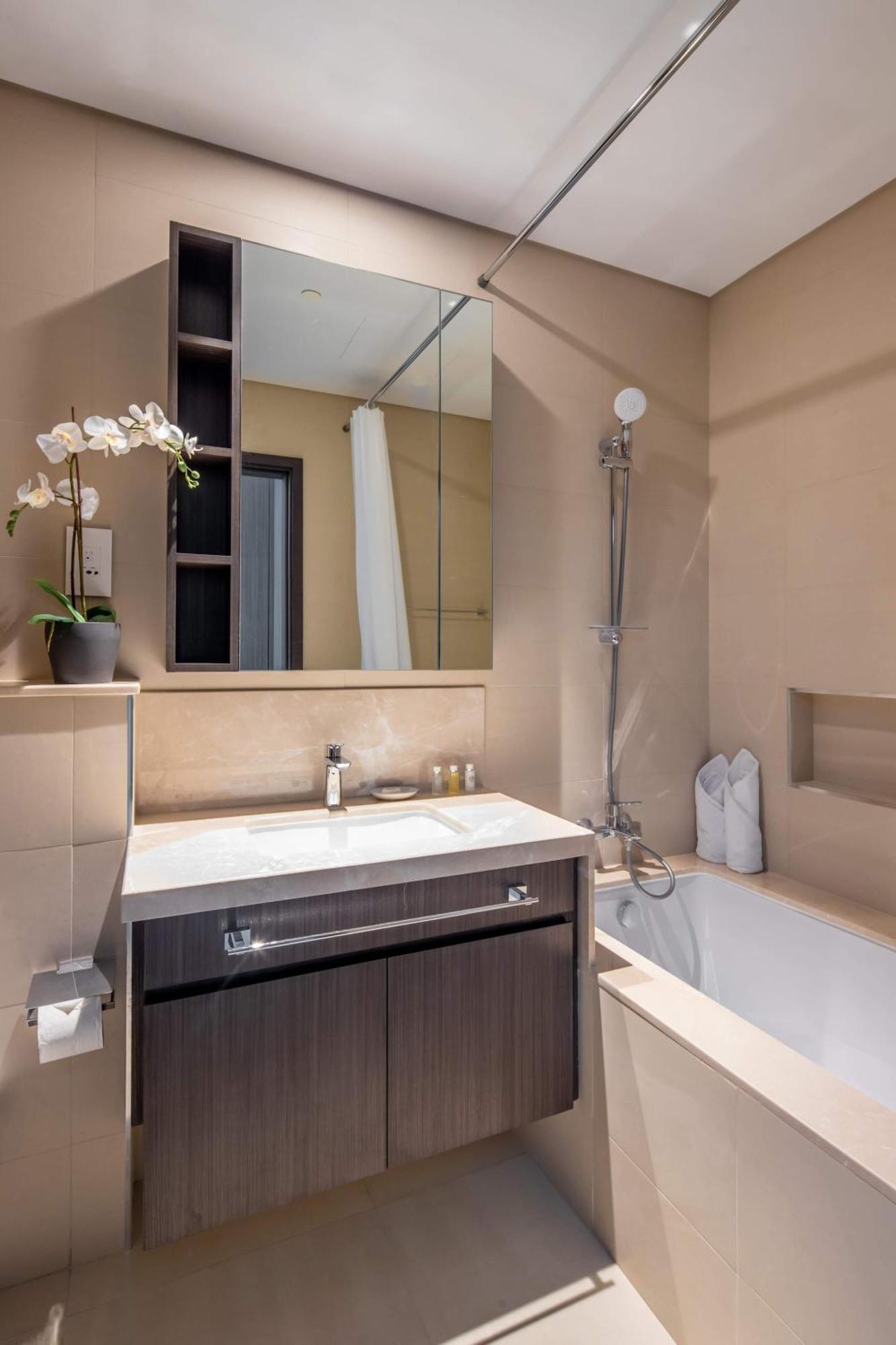 Silkhaus Elegant 1bdr In Downtown Views With Pool & Gym Access Appartement Dubaï