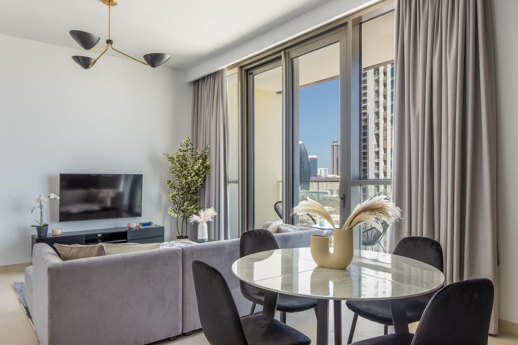 Silkhaus Elegant 1bdr In Downtown Views With Pool & Gym Access