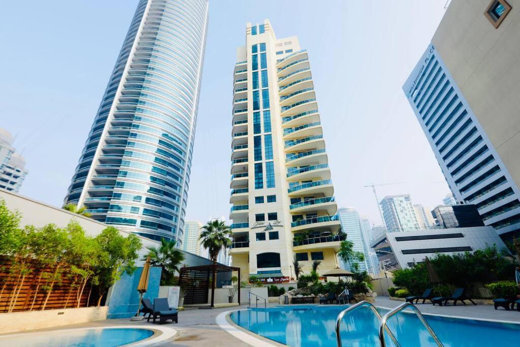 3 Bedroom Luxury Near Jbr Beach Apartament *