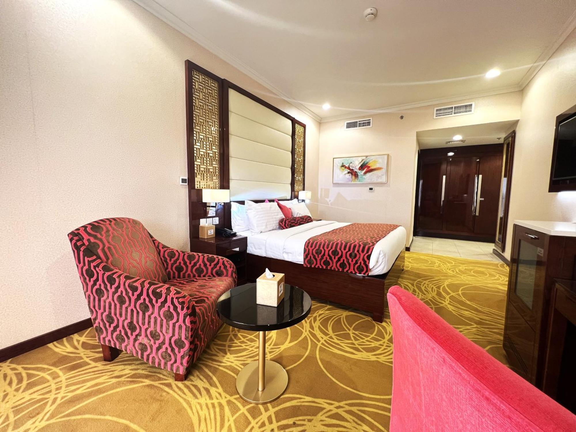 Pulse Al Jaddaf Hotel 4*