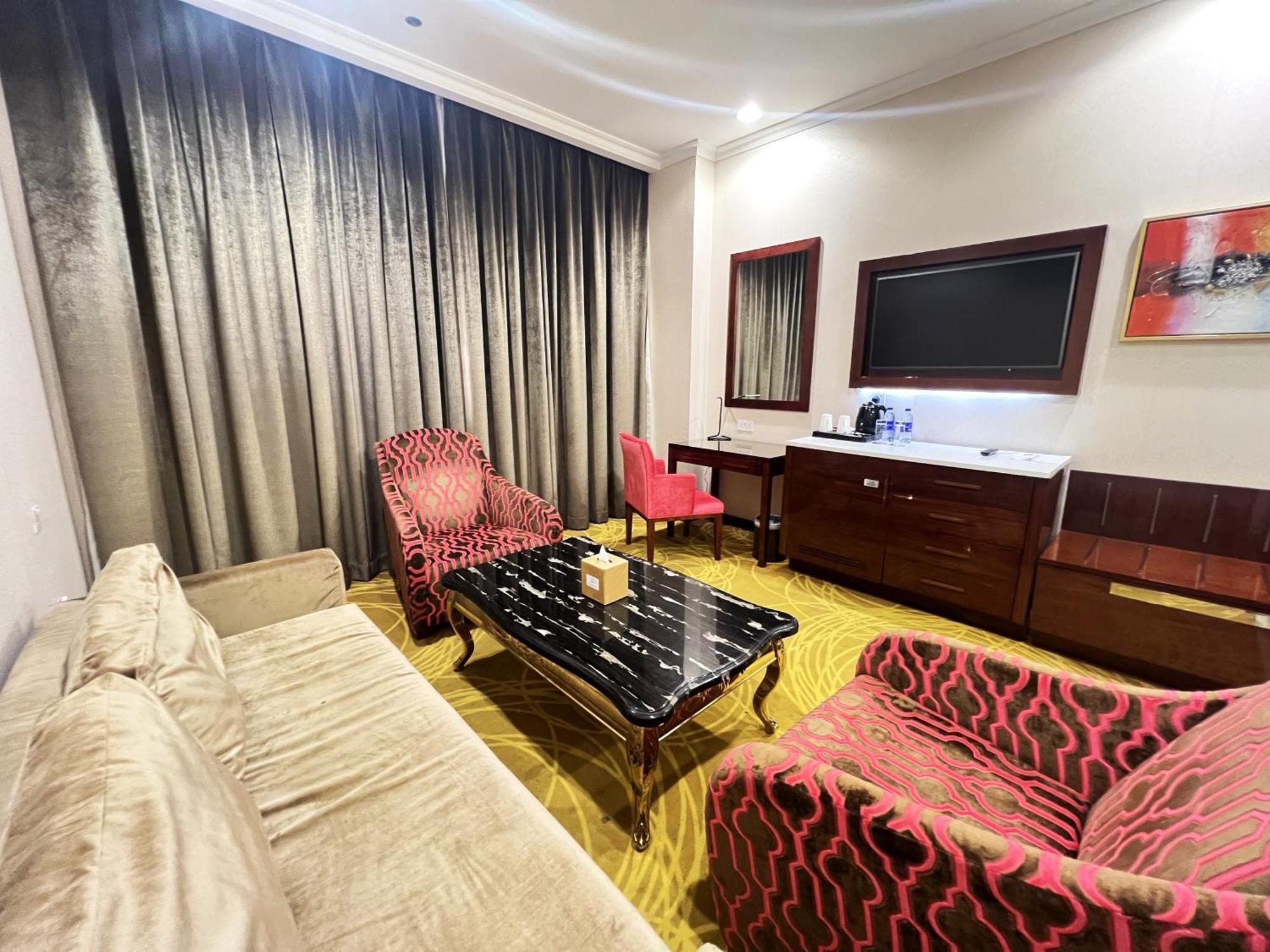 Pulse Al Jaddaf Hotel