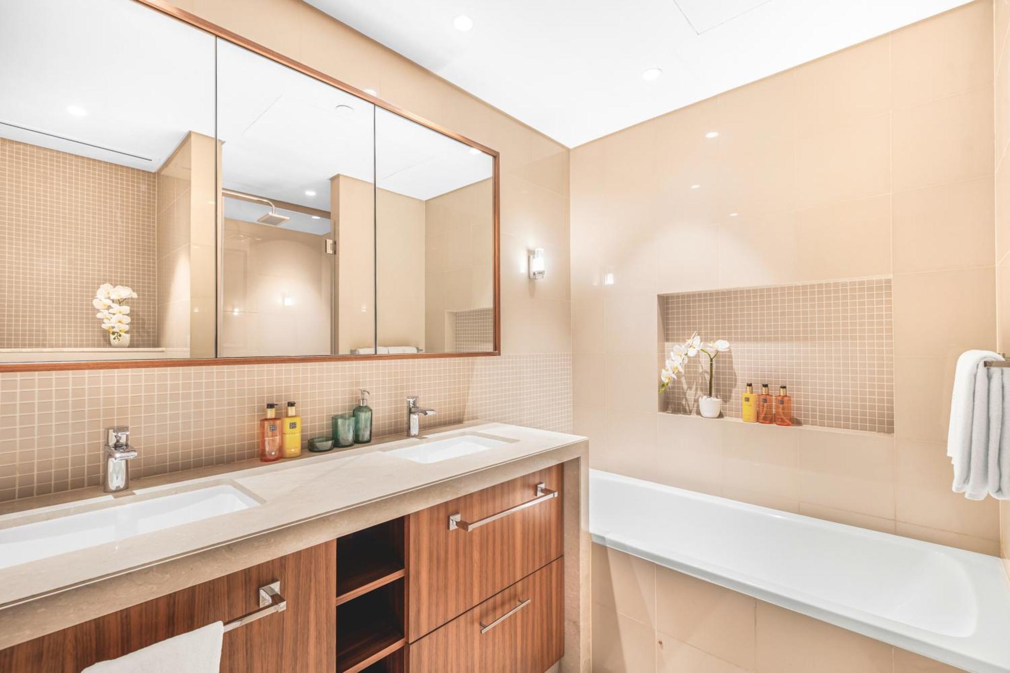 Eden's Homes & - Boulevard Point Apartamento