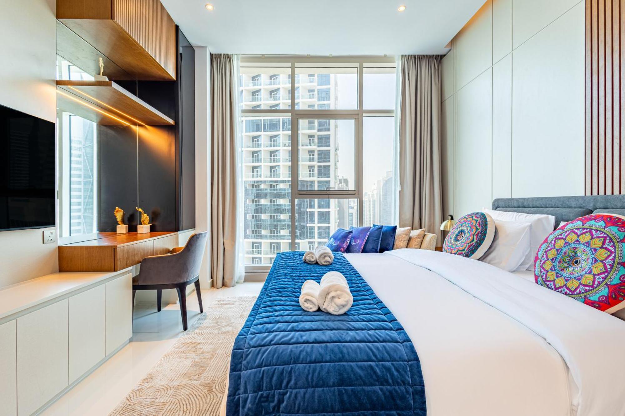 Deluxe One-bedroom In Business Bay With Burj Khalifa And Canal View *