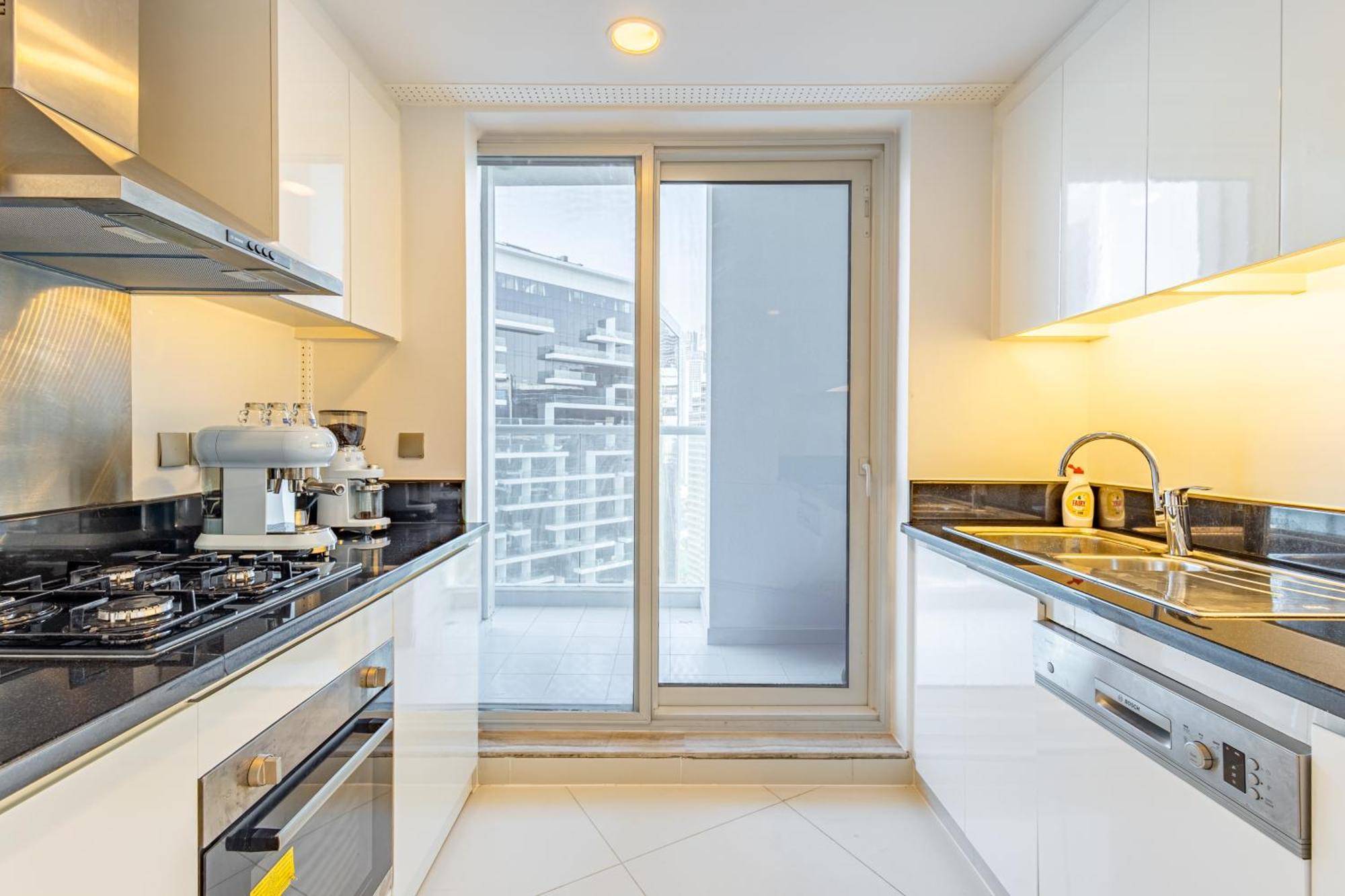 Deluxe One-bedroom In Business Bay With Burj Khalifa And Canal View Apartamento *