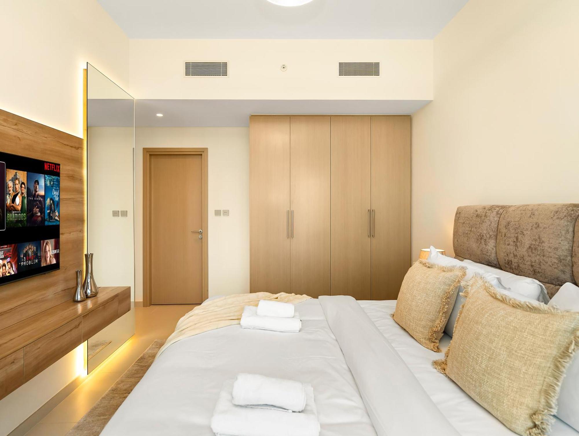 Apartment 2bdr Led Side Burj Khalifa Views Opposite Mall