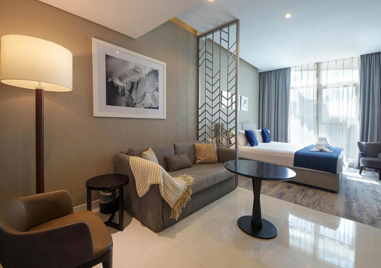 Apartemen Stylish In With Pool & Gym *