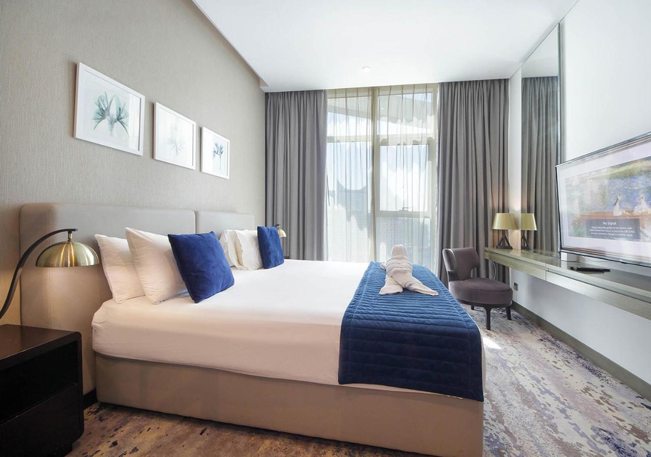Stylish In With Pool & Gym Apartemen *