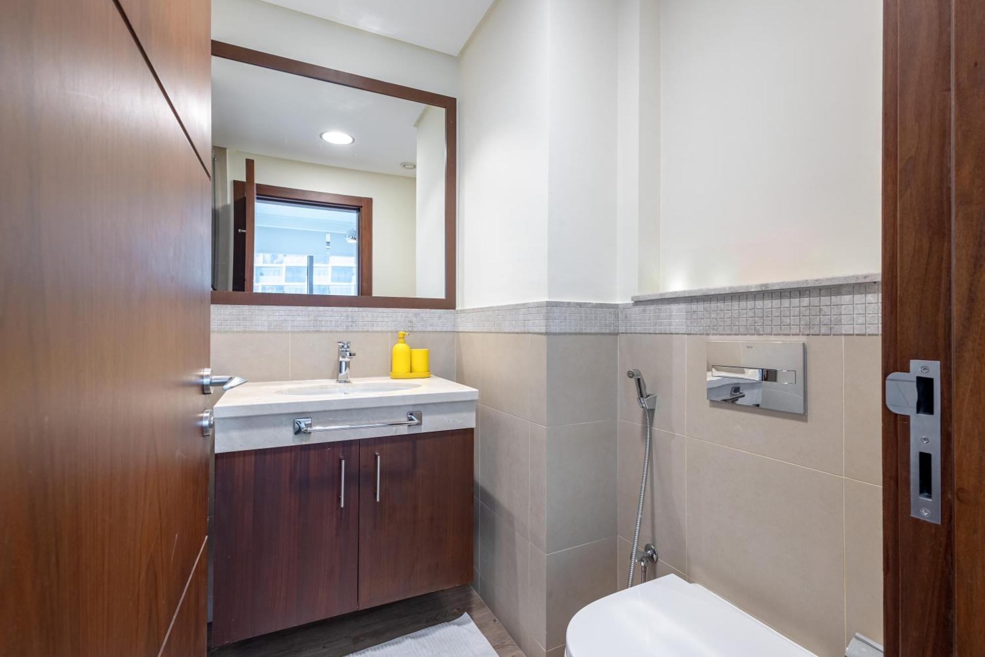 Burj Vista Luxury 2br ,full Burj Khalifa View ,direct Mall & Metro Access Lejlighed