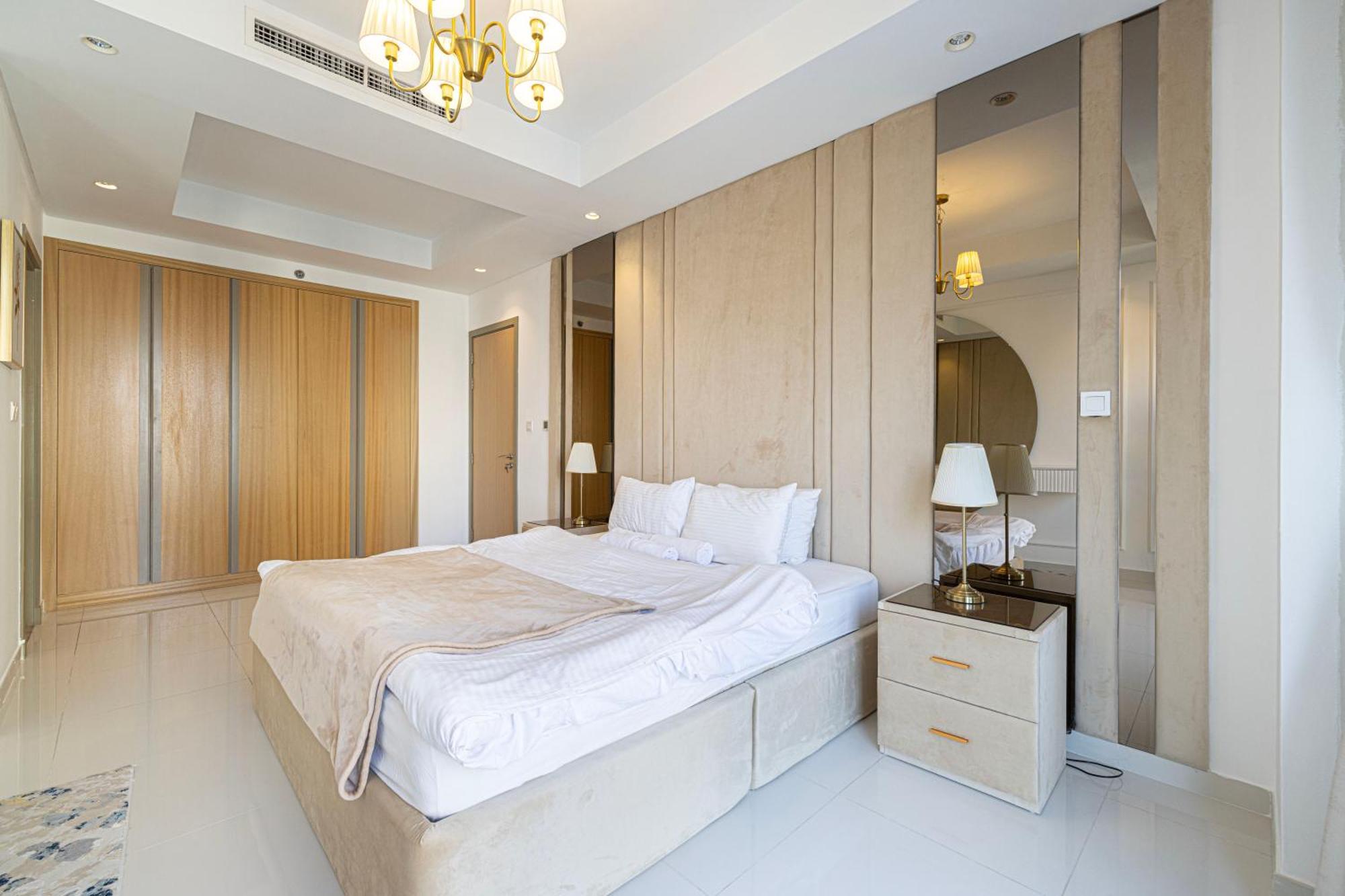 Apartemen Infinity Pool & Burj Khalifa View L Luxe Paramount