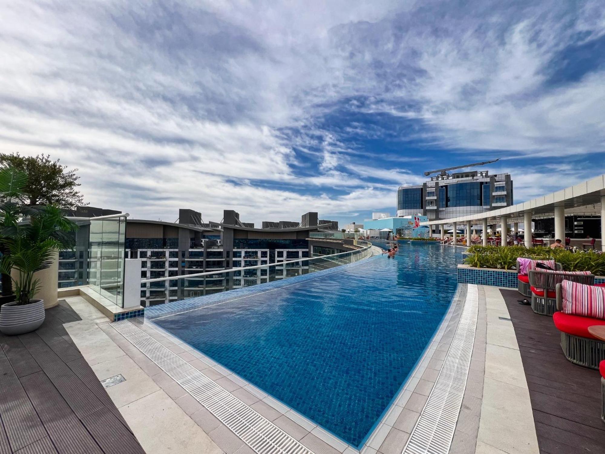 Appartement Palm Jumeirah - Luxe Infinity Pool I Direct Access Dubaï