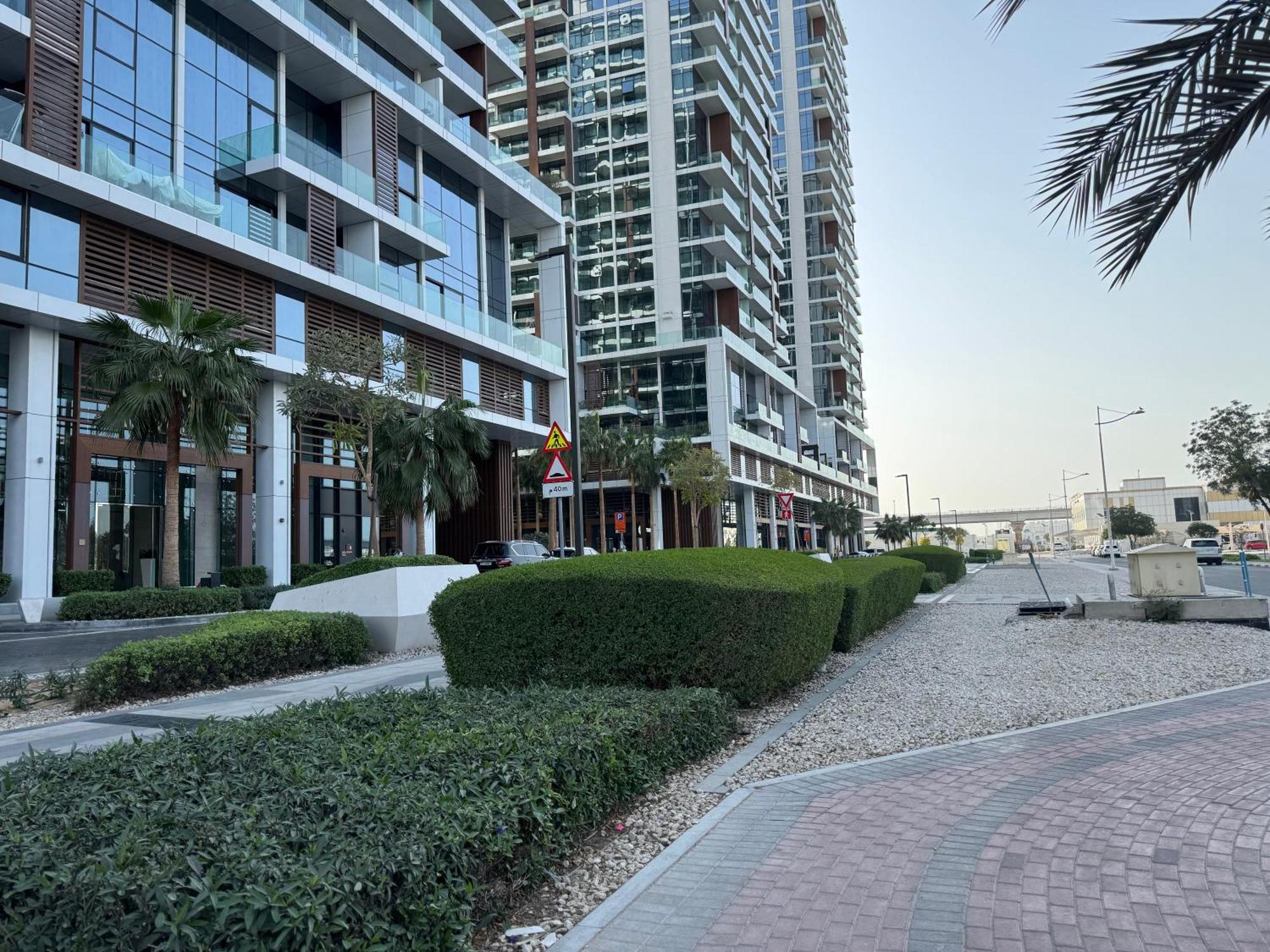 Apartamento Ashri Luxe Spacious Near Metro, Frame Dubái