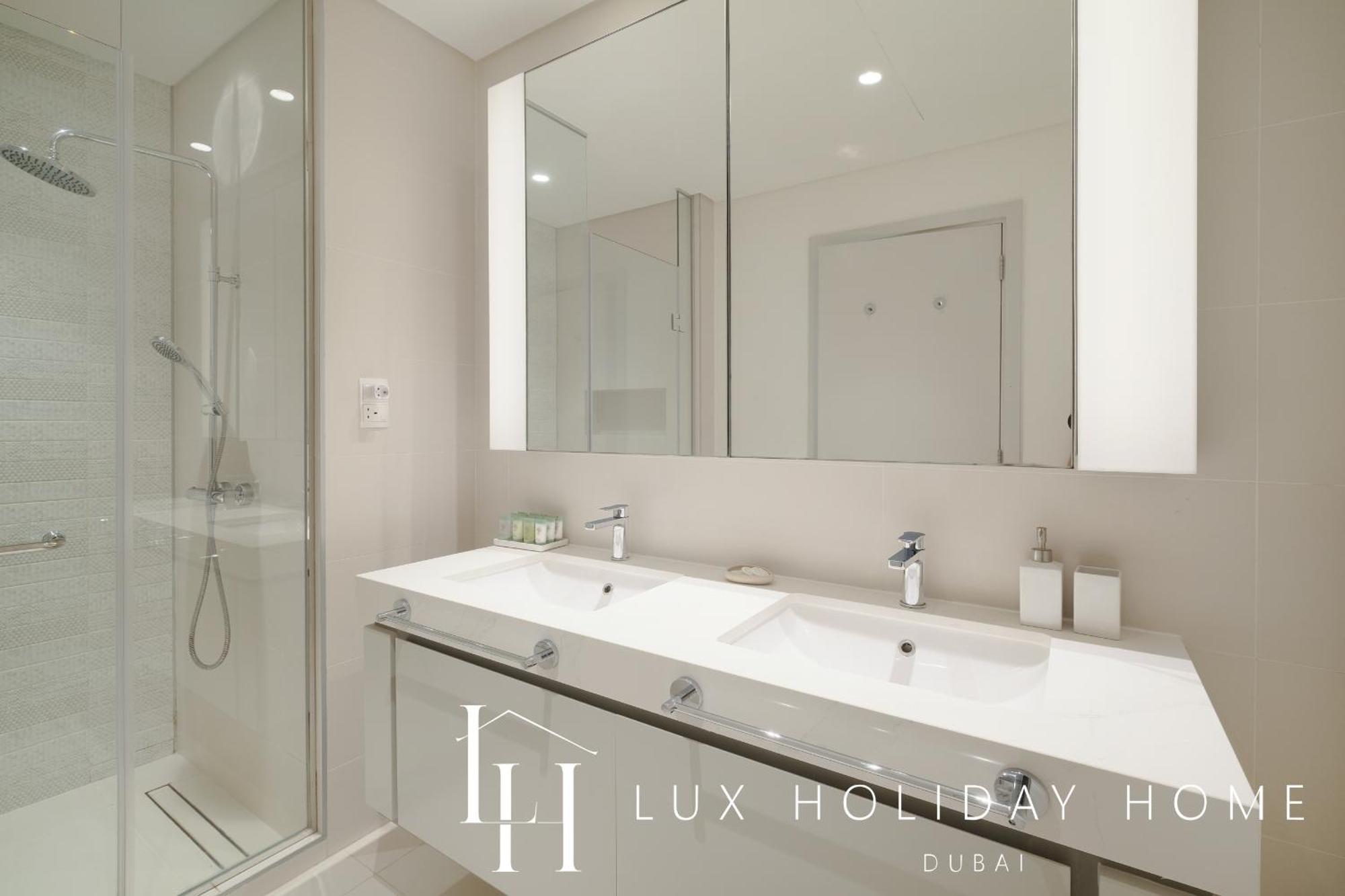 Lux The Luxury Sunrise Beachfront 1 Apartment *