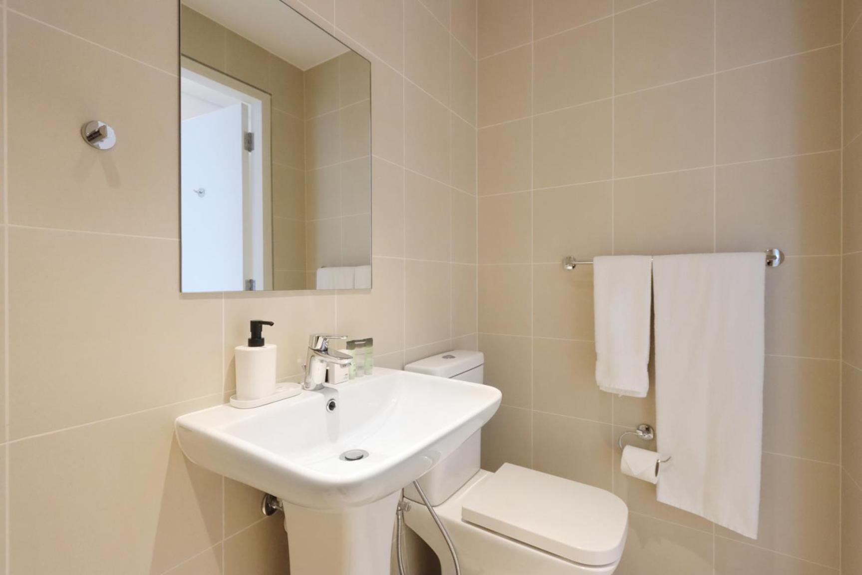 Livbnb-upgraded 2br Maid's With Sea View Apartment Dubai