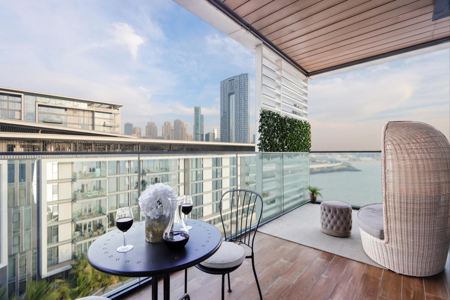 Livbnb-upgraded 2br Maid's With Sea View Dubai