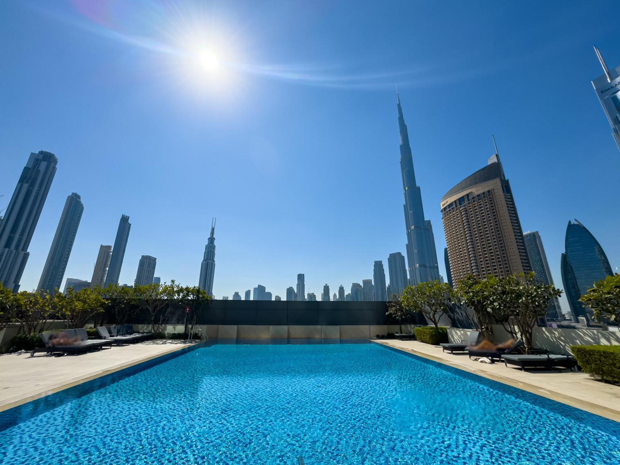 New! High Floor Burj Khalifa Views Located Over Mall Dubai