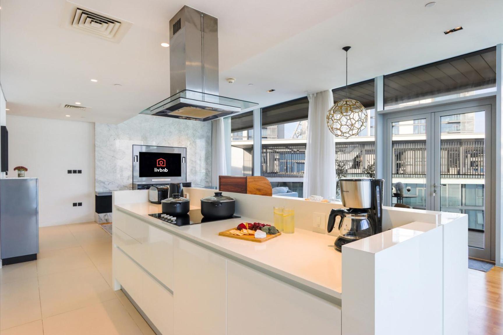 Livbnb-upgraded 2br Maid's With Sea View Apartment Dubai