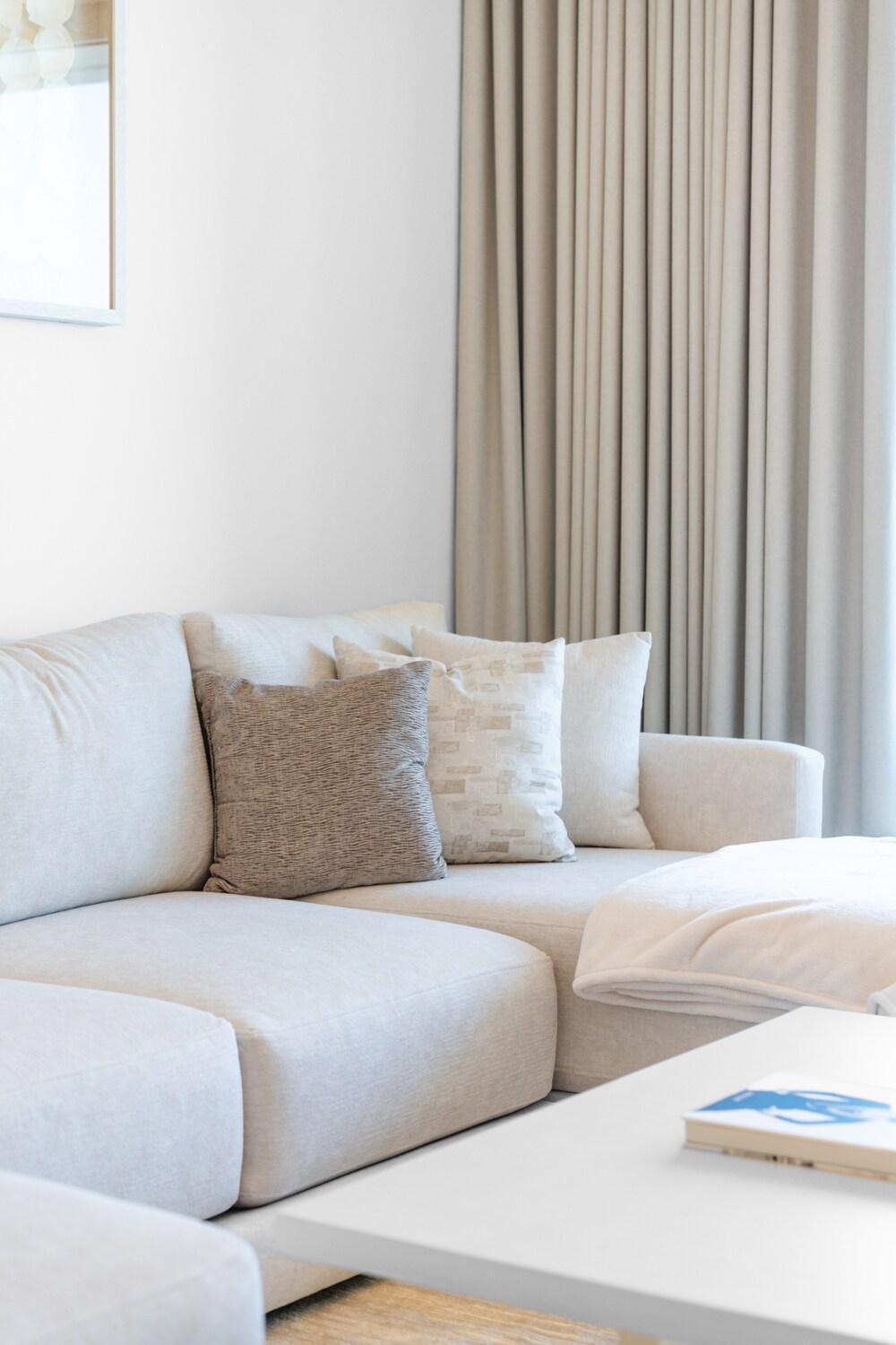 Appartement Designer 2-br - Sea View - Grand Bleu By Elie Saab