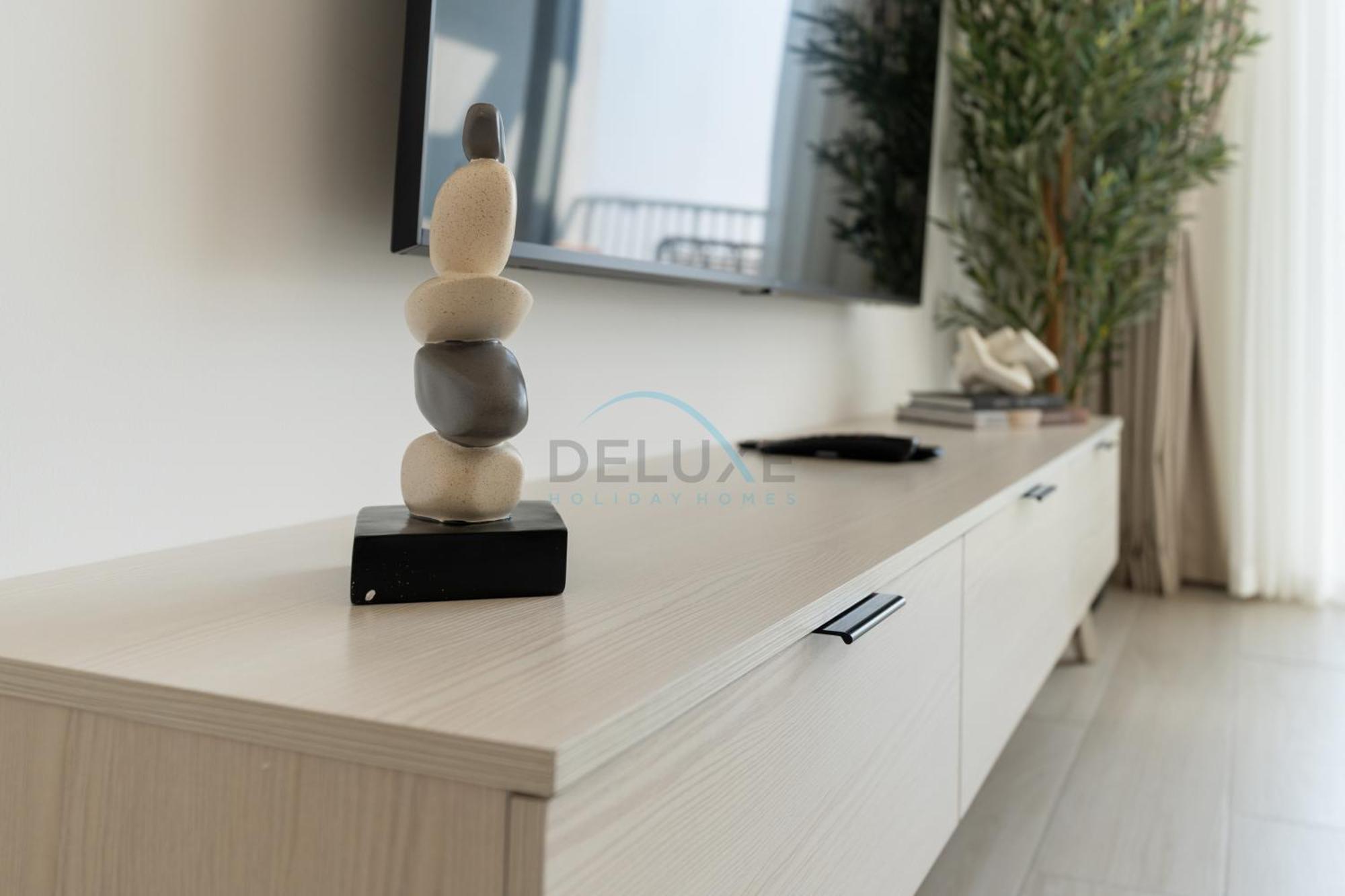 New 1 Bedroom With 2 Balconies Near Circle Mall, Luma22 West Tower, Jvc By Deluxe Homes