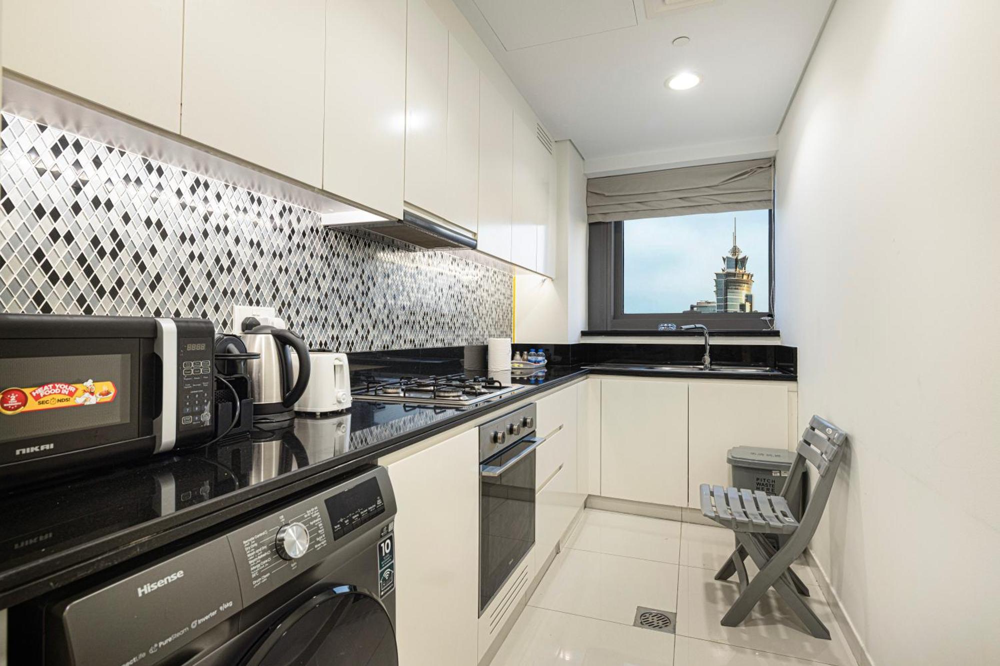 Luxe 2br With Burj Khalifa View & Infinity Pool Apartment
