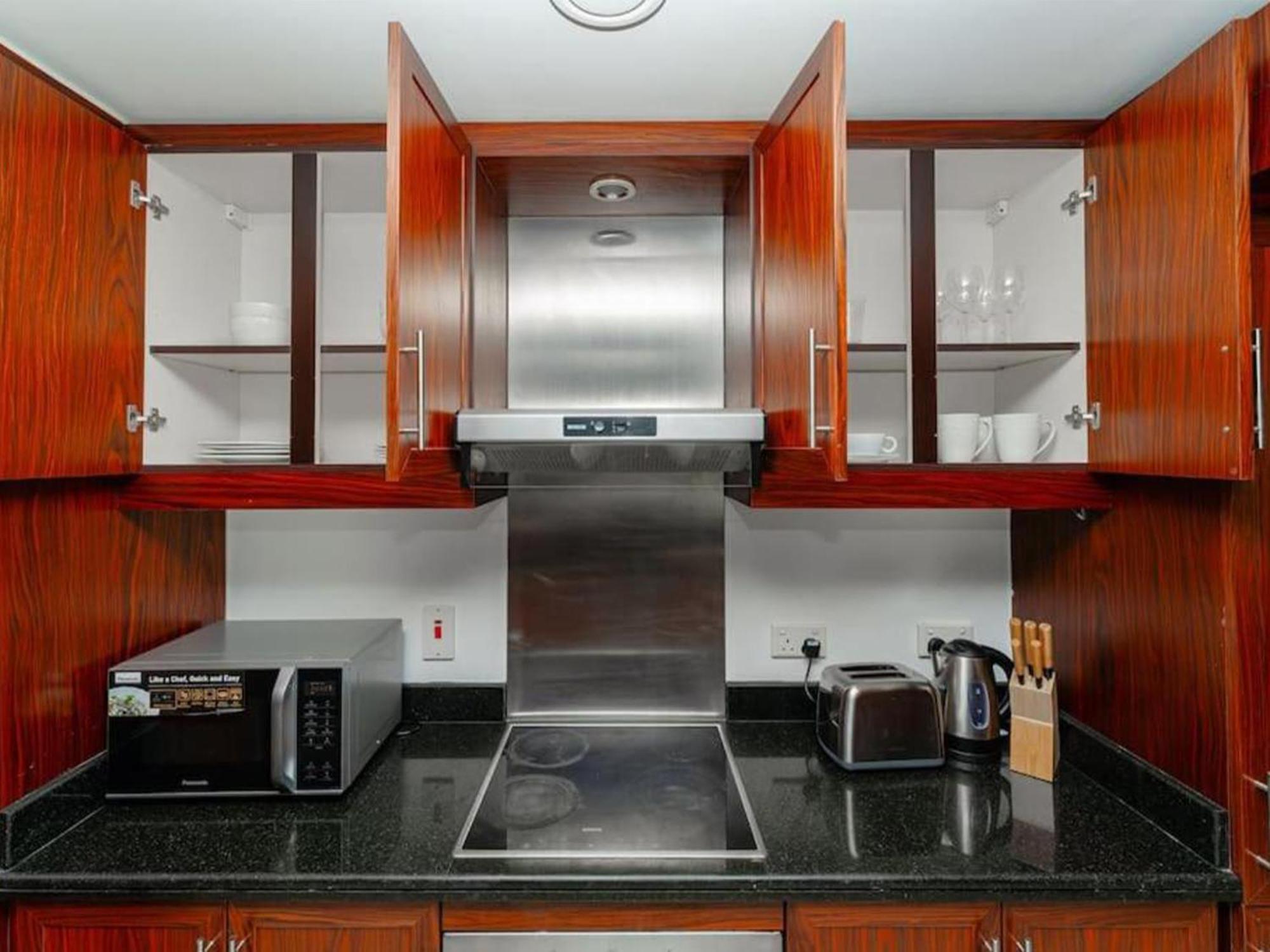 Classic 1 Bed In The Tower 3
