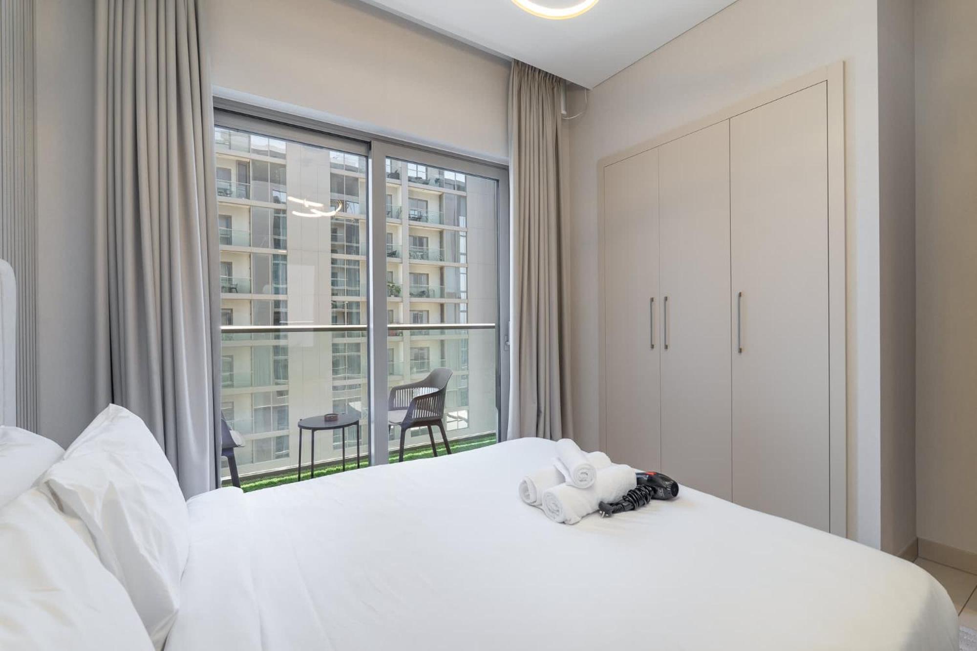 Chic 1br In Sobha Creek Vistas Sleeps 2 *