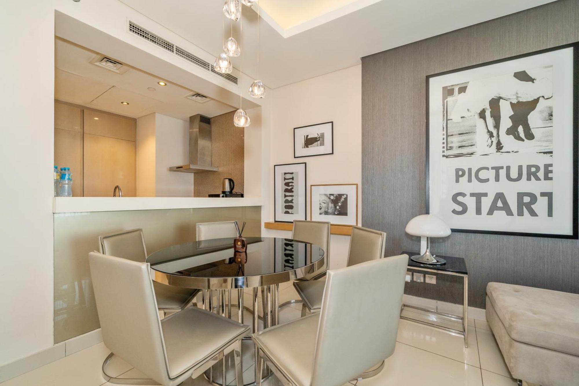 Luxurious 1br W & Pool, Sauna & Gym Near Burjkhalifa Apartment Dubai