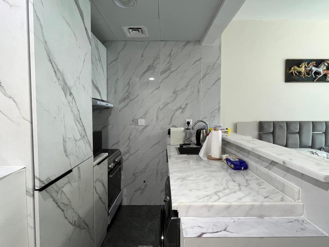 Marina Grand Metro Apartment Dubai