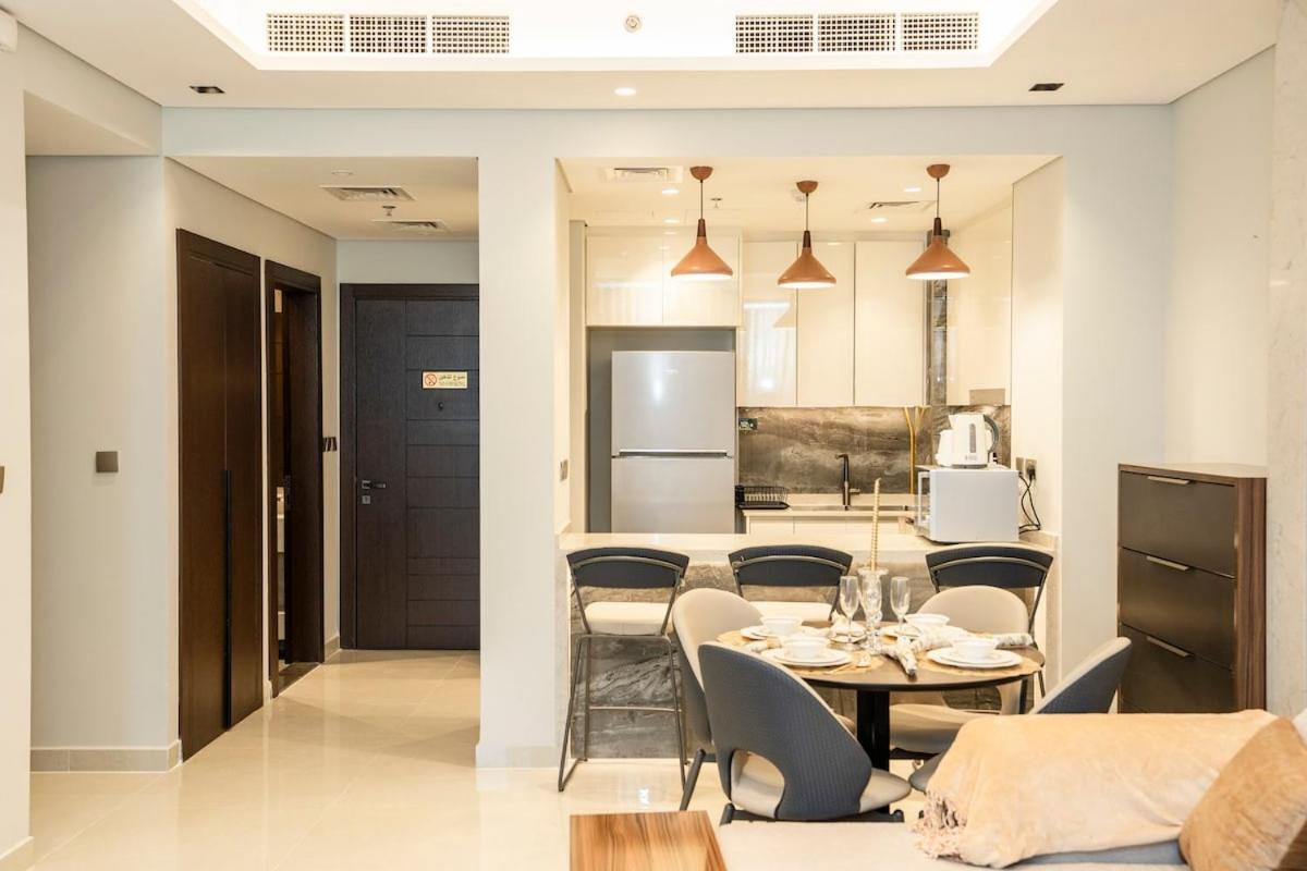 Skyline Retreat Nobles Tower High-floor 2br *