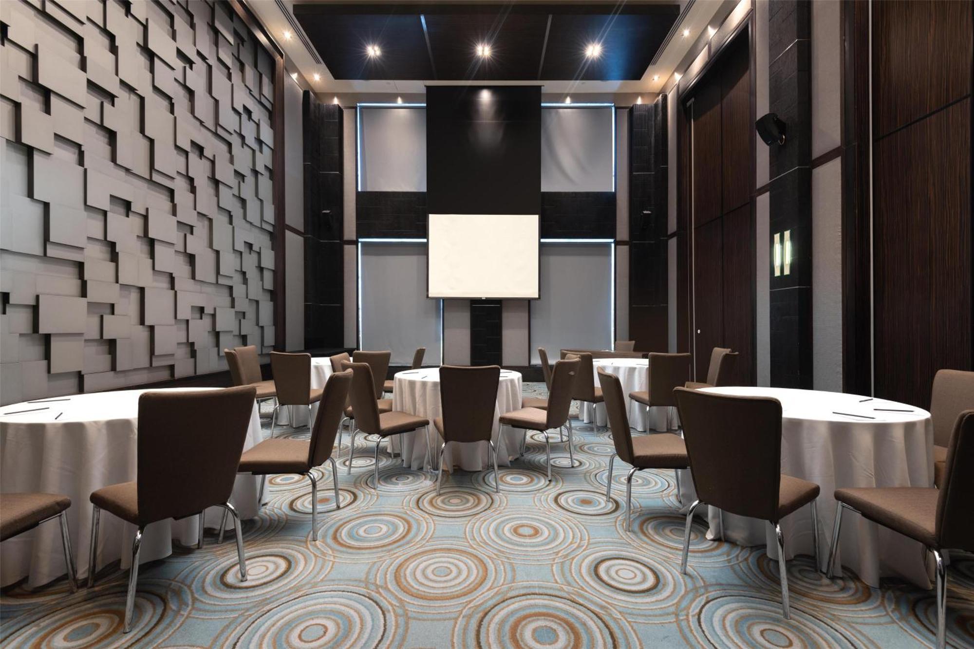 Radisson Blu Hotel, Media Dubai