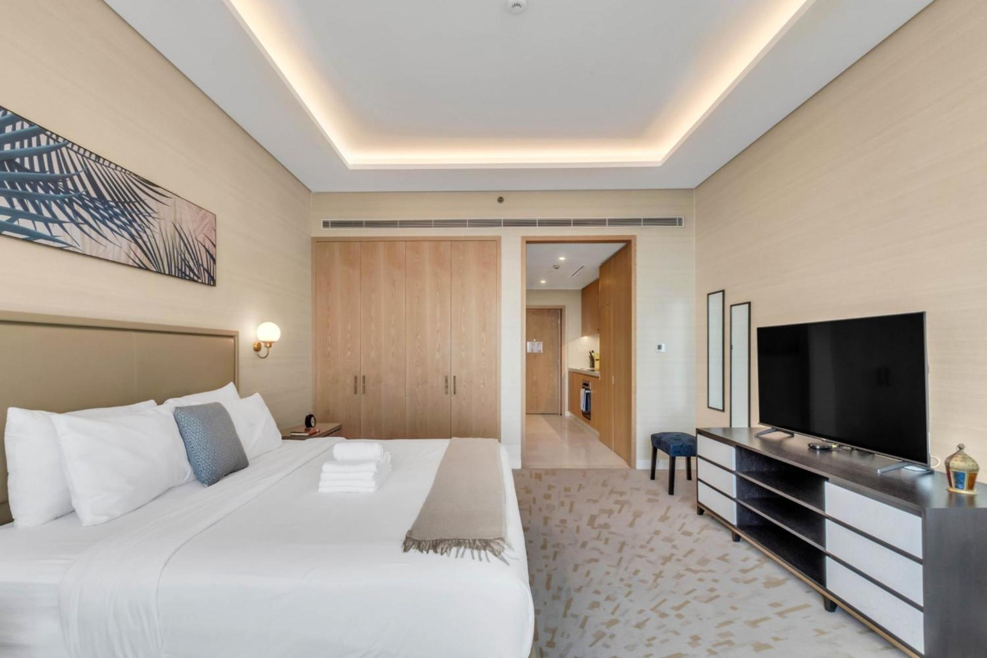 Palm Tower Where Luxury & View Meet In One Place Apartment Dubai