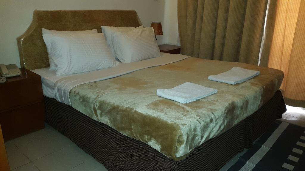 Al Raien Apartahotel Dubái