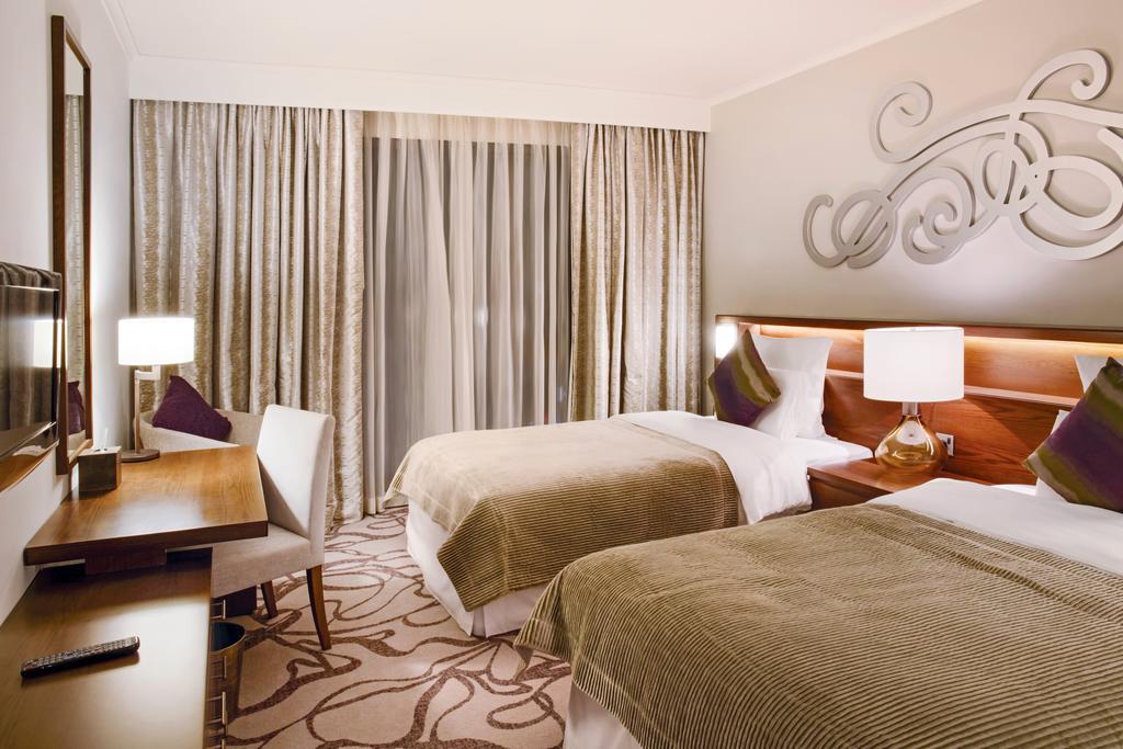Pullman Creek Centre Residences Apartahotel Dubái
