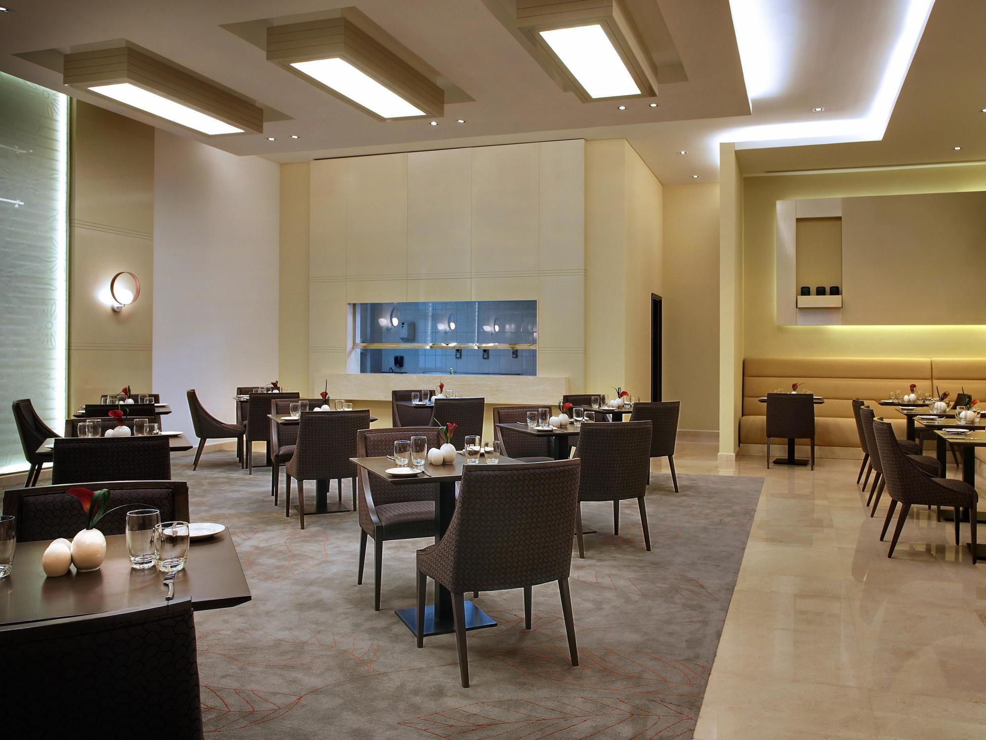 Cosmopolitan - Al Barsha Hotell