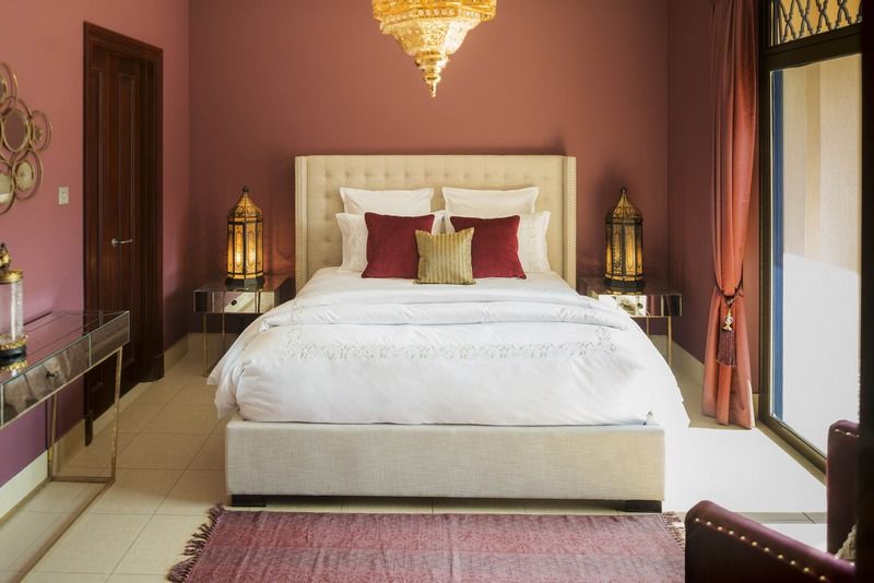 Furnished Rentals- Reehan 8, Downtown Apartemen