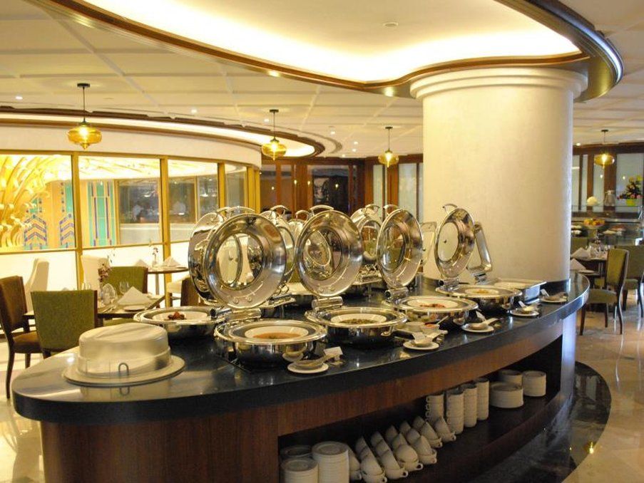 Raviz Center Point Hotel Dubai