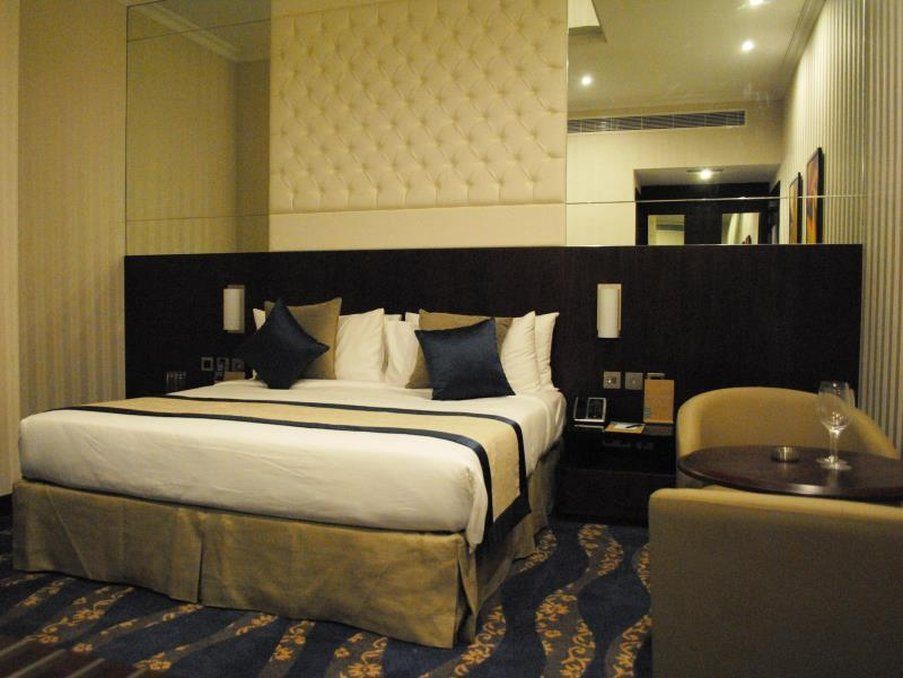 Raviz Center Point Hotel