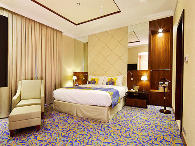 Raviz Center Point Hotel Dubai