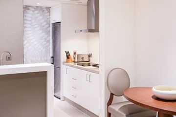 Pullman Creek Centre Residences Apartahotel