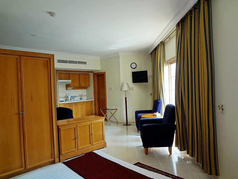 Dolphin Hotel de apartamente 3*
