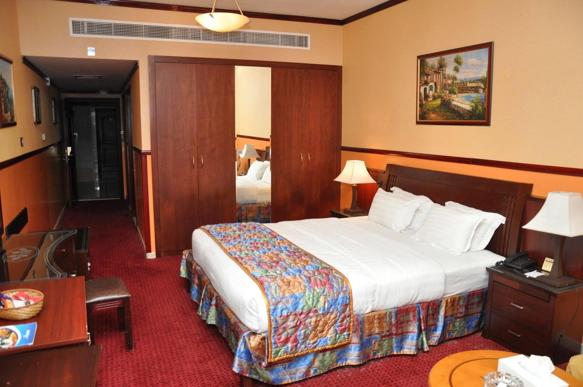 Benta Grand Llc Hotel Dubái