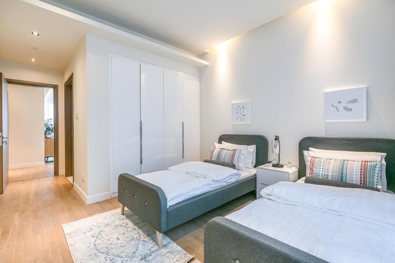 Dhh - Welcome To Your New With Splendid Interiors In City Walk Building 11b Apartamento *