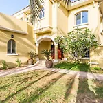Chic 4Br Villa With Assistant Room And Private Pool On Palm Jumeirah By Deluxe Holiday Homes
