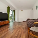 Fantastay Glamorous 3 Bdr Duplex Villa With Fountain Views In Downtown Dubai