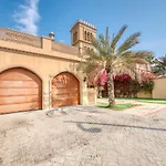 Splendid 5Br Villa At Canal Cove Palm Jumeirah By Deluxe Holiday Homes