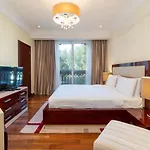 Royal Club By Rvhr, Grandeur Residence Crescent Palm Jumeirah