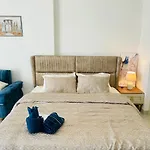 Elite Inn: Dania3 Elegant Studio With Garden View