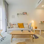 Charming Tropical Apartment Minutes To Dubai Mall