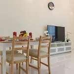 Aliving- Luxury Studio, 1Br, 2Br, Family Apartment At Jvc Dubai