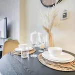 Special Offer Stylish 1Br With Pool & City Views By Deluxe Holiday Homes