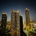 Urban King Bed With Burj Khalifa View & Dubai Mall